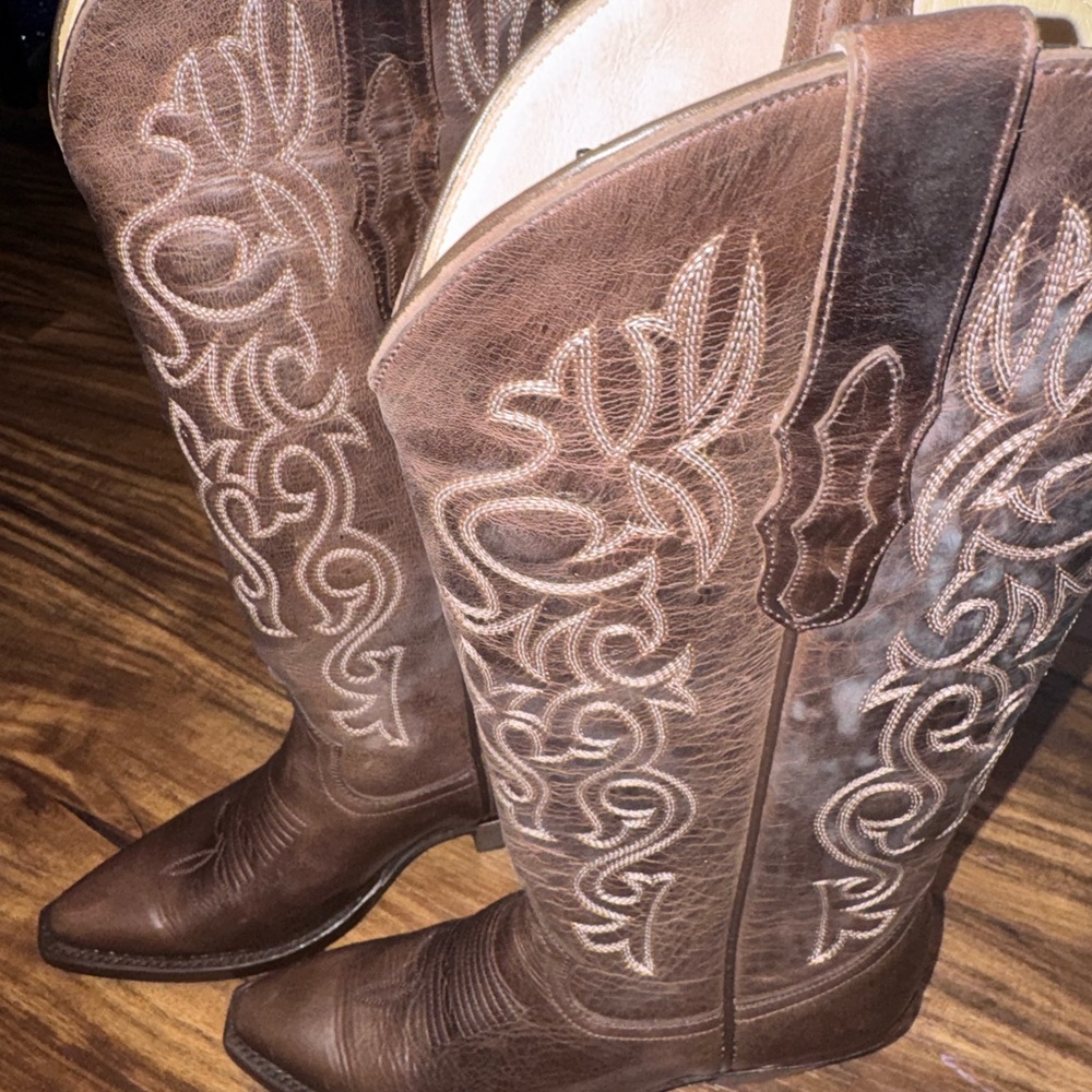 Brand New DIXON Boots | Never Worn